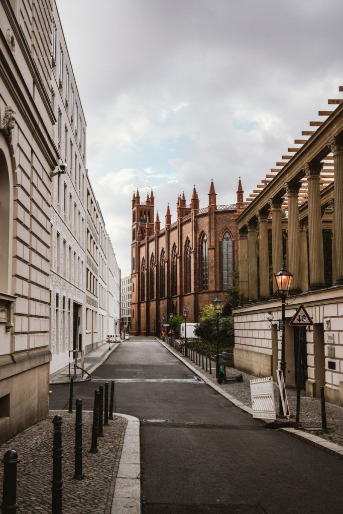 Berlins stunning street-views boast beautiful architecture 